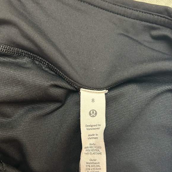 Lululemon Speed Up 2.5” Shorts - Picture 5 of 5
